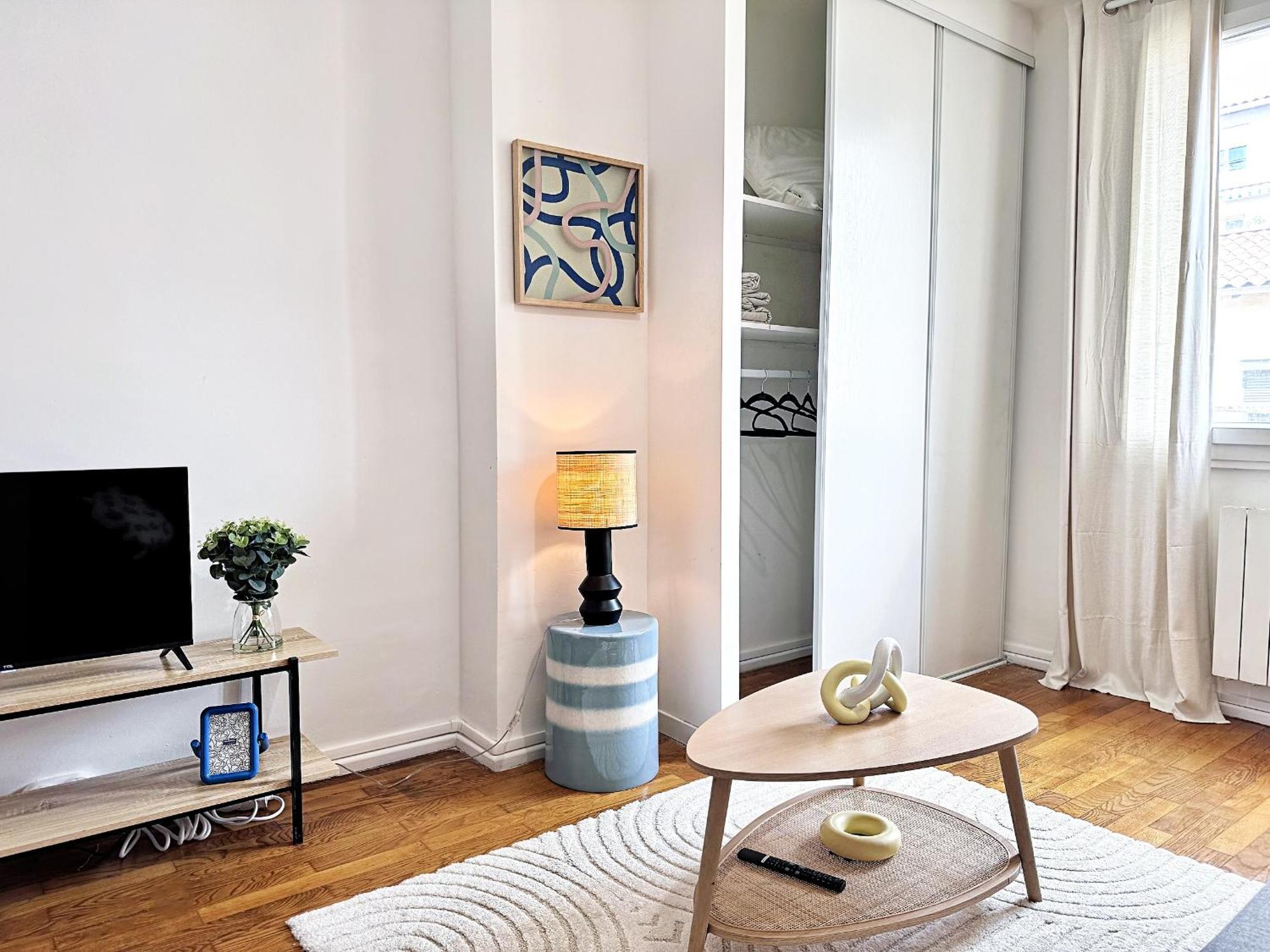 Suite Dounia Lyon Exterior foto